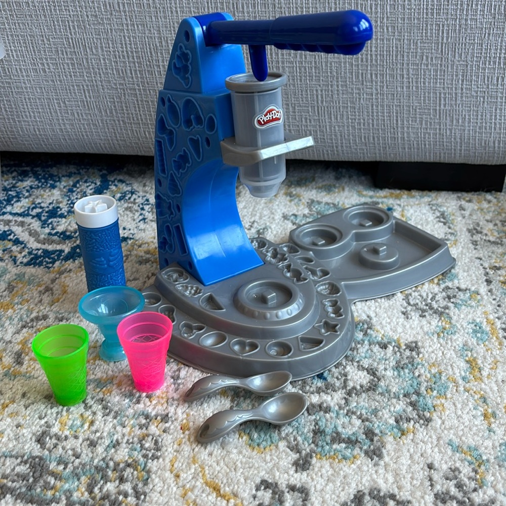 Play-Doh Kitchen Creations Ice Cream Set